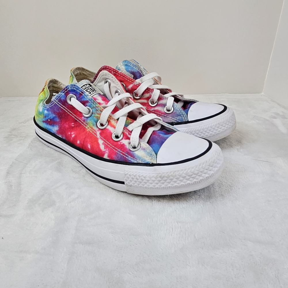 Tie Dye Converse Low Top Women's Size 6 Men’s size 4
